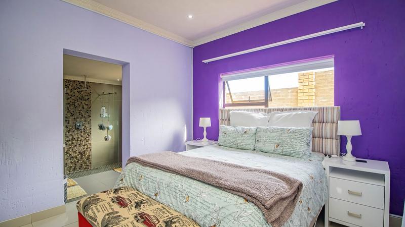 6 Bedroom Property for Sale in Dana Bay Western Cape